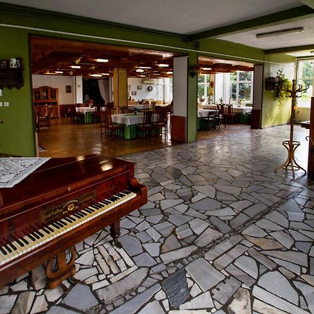 Zajazd Grodek Bujak Robert Naclegi I Restauracja Grodkow  Экстерьер фото