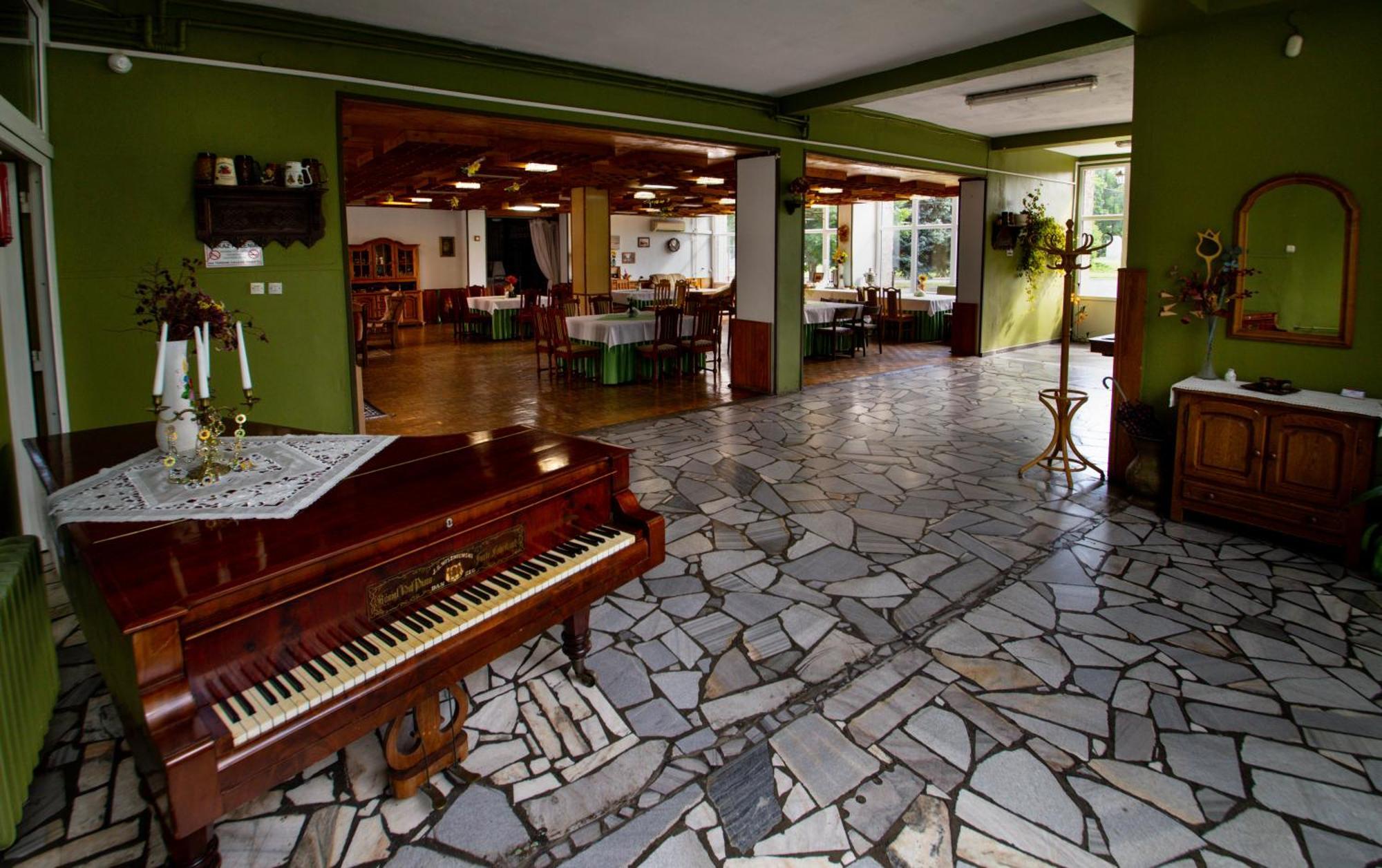 Zajazd Grodek Bujak Robert Naclegi I Restauracja Grodkow  Экстерьер фото